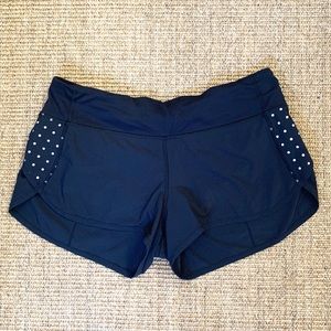 Lululemon Speed Short 2.5”, size 6
